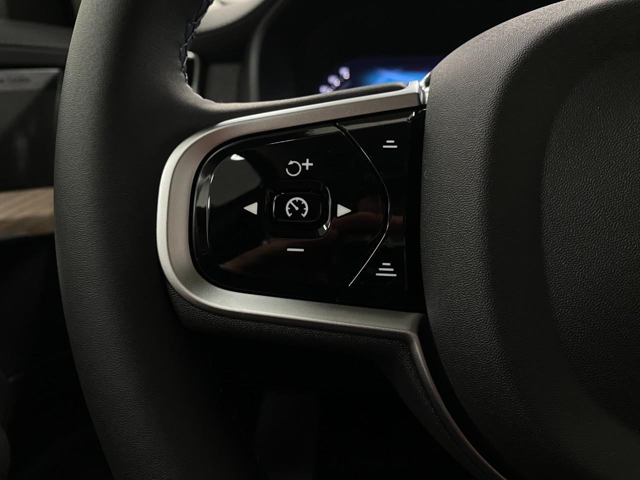 2026 Volvo XC90 B6 AWD Plus 7-Seater