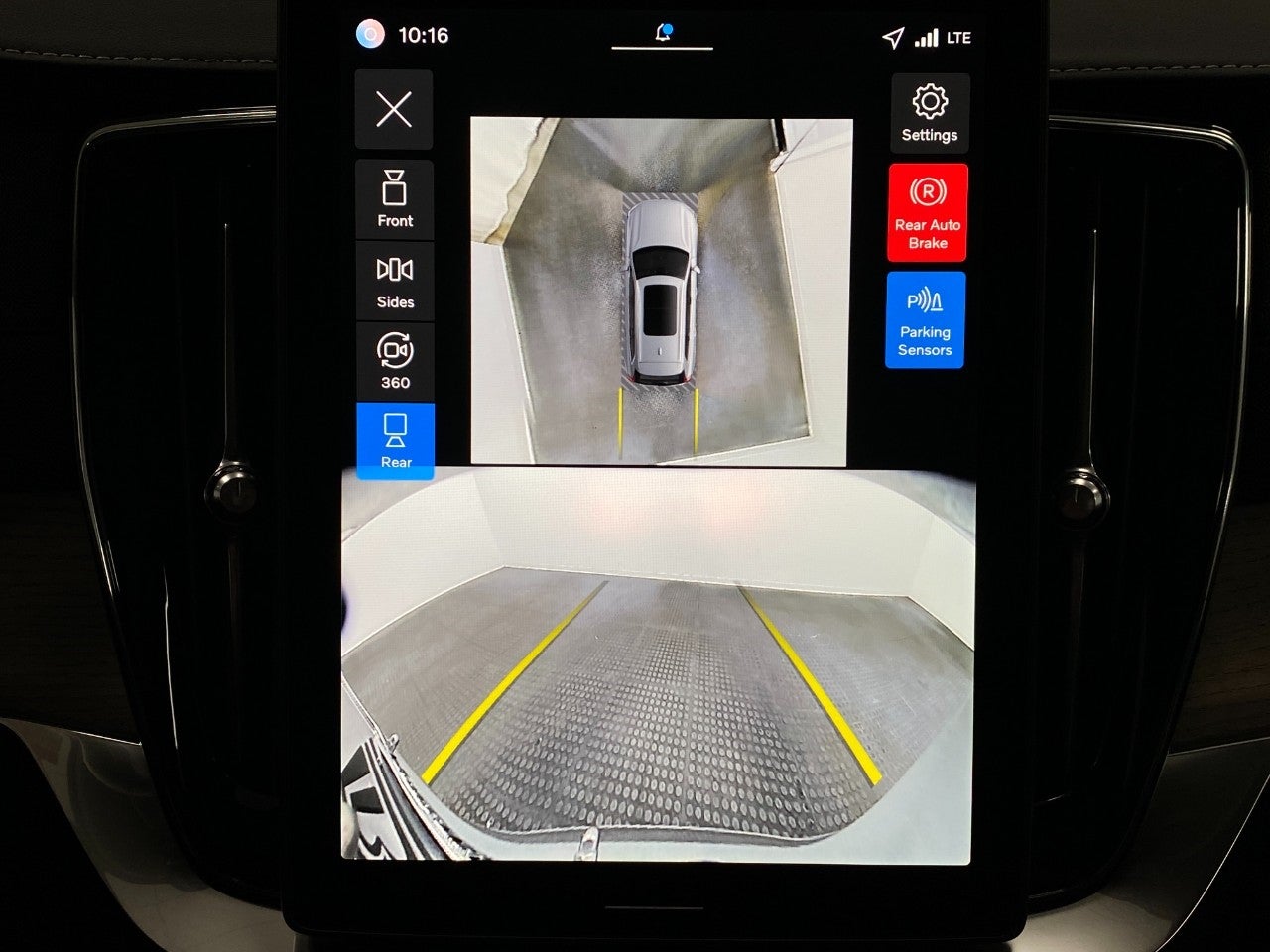 2026 Volvo XC90 B6 AWD Plus 7-Seater