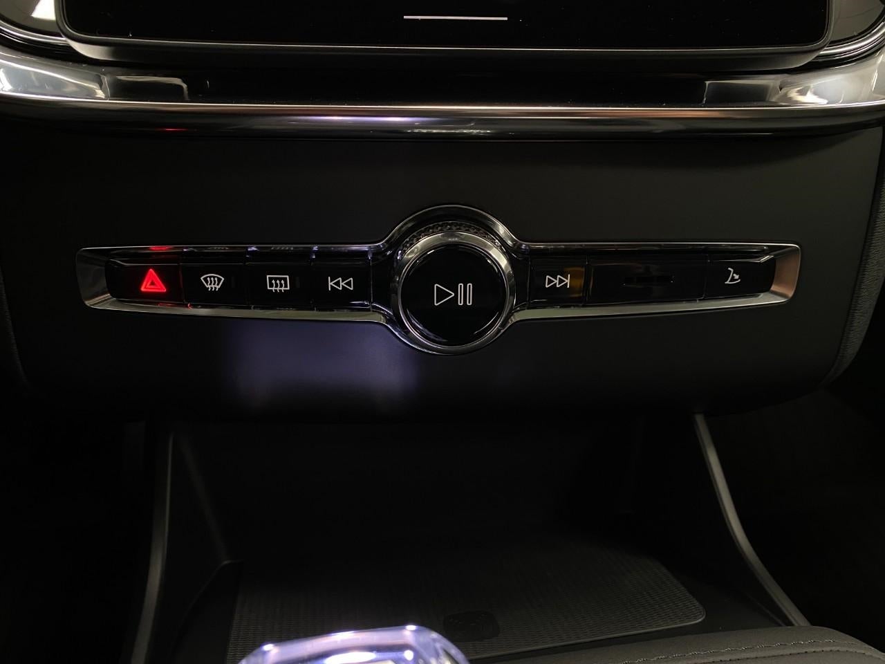 2026 Volvo XC90 B6 AWD Plus 7-Seater