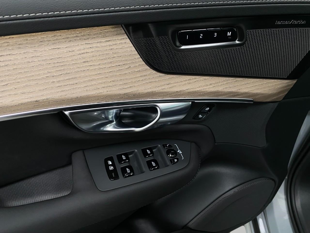 2026 Volvo XC90 B6 AWD Plus 7-Seater