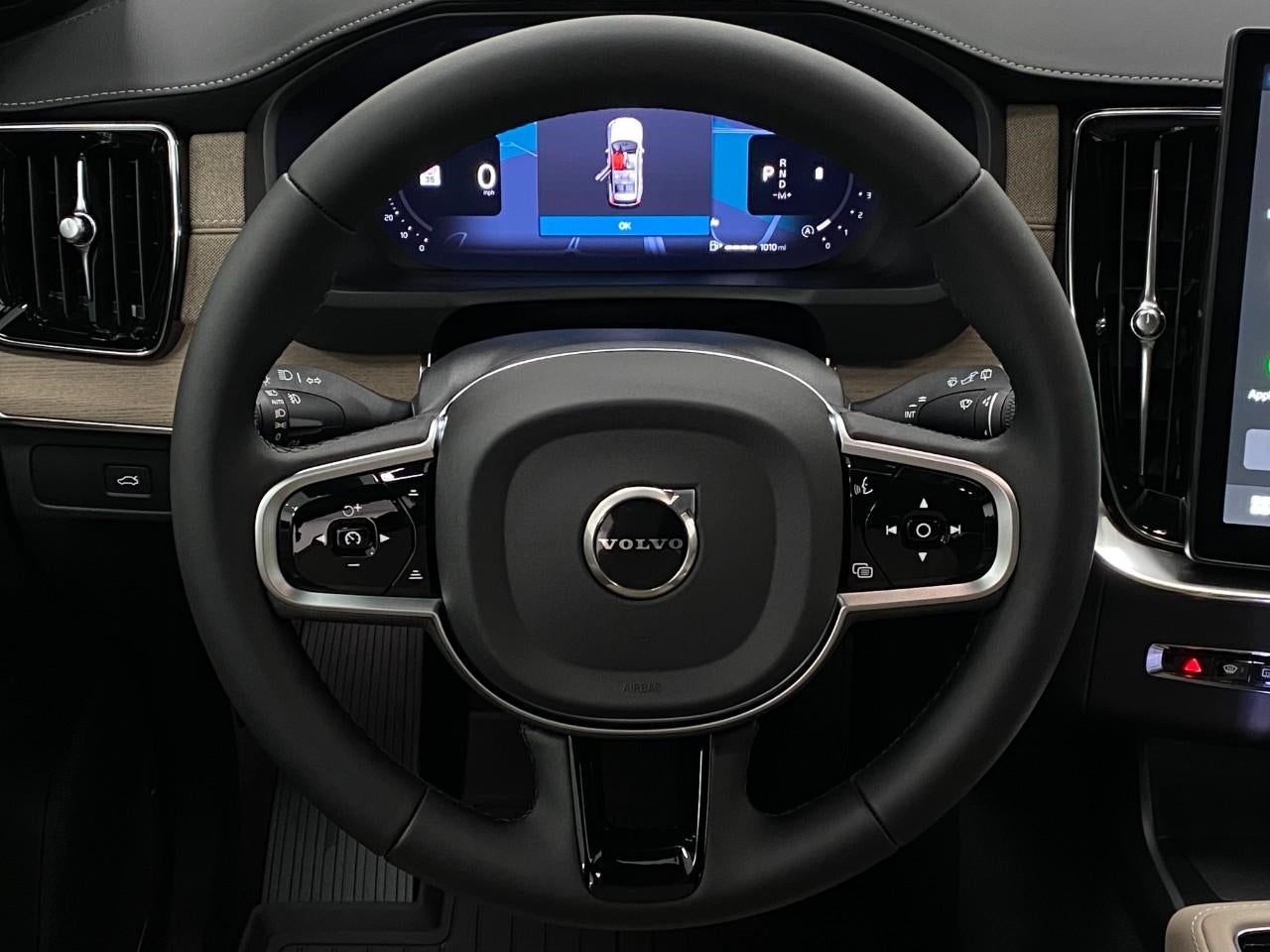 2026 Volvo XC90 B6 AWD Plus 7-Seater