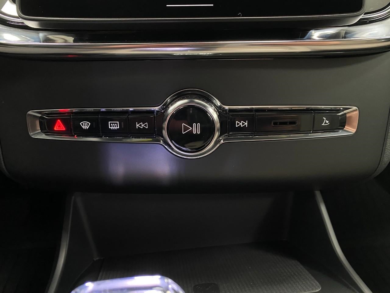 2026 Volvo XC90 B6 AWD Plus 7-Seater