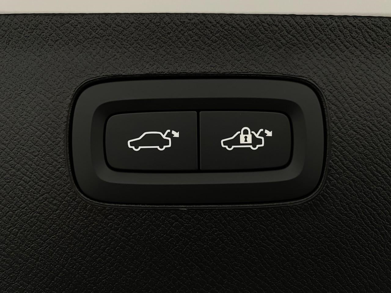 2026 Volvo XC90 B6 AWD Plus 7-Seater