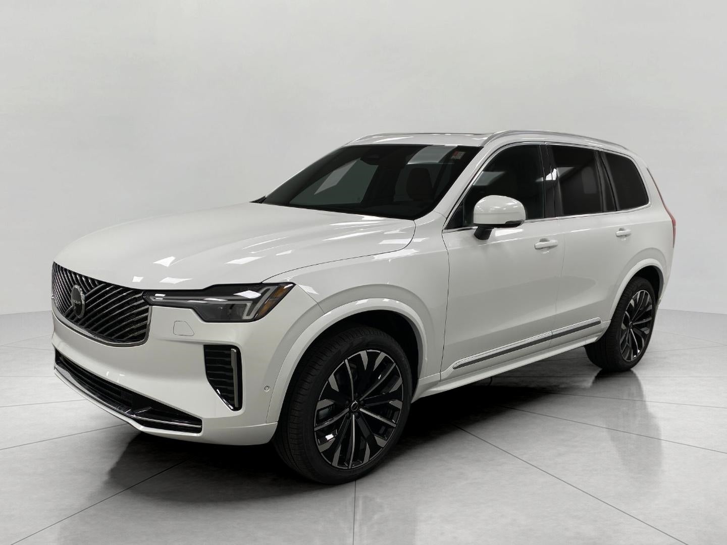 2026 Volvo XC90 B6 AWD Plus 7-Seater