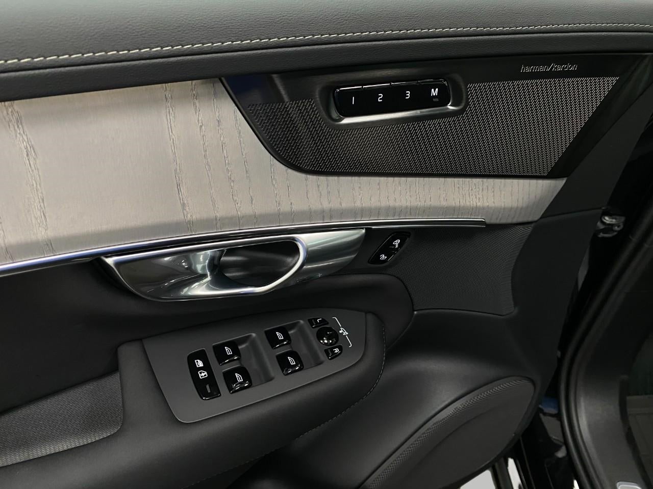 2026 Volvo XC90 B6 AWD Ultra 7-Seater