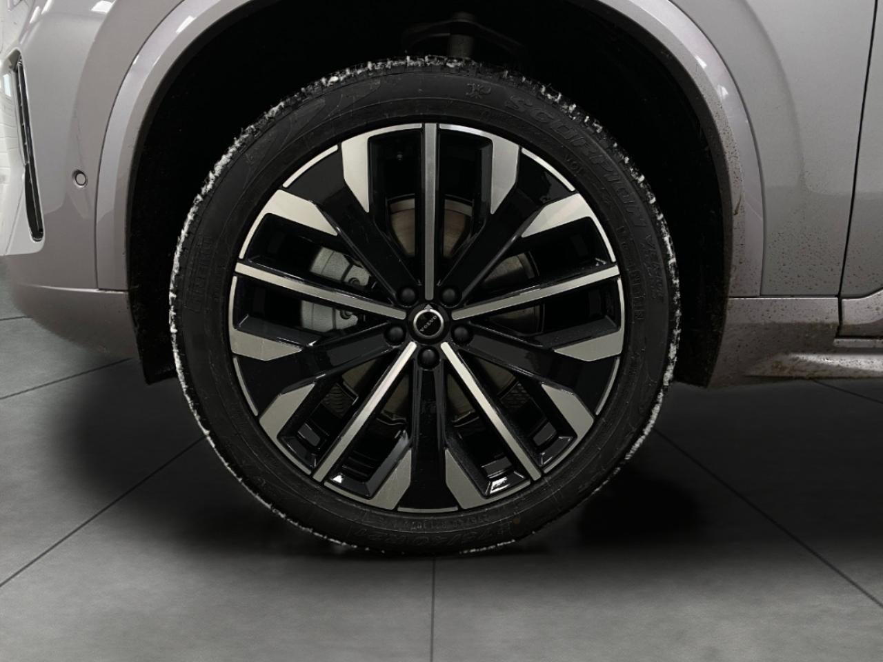 2026 Volvo XC90 B6 AWD Ultra Dark Theme 7-Seater