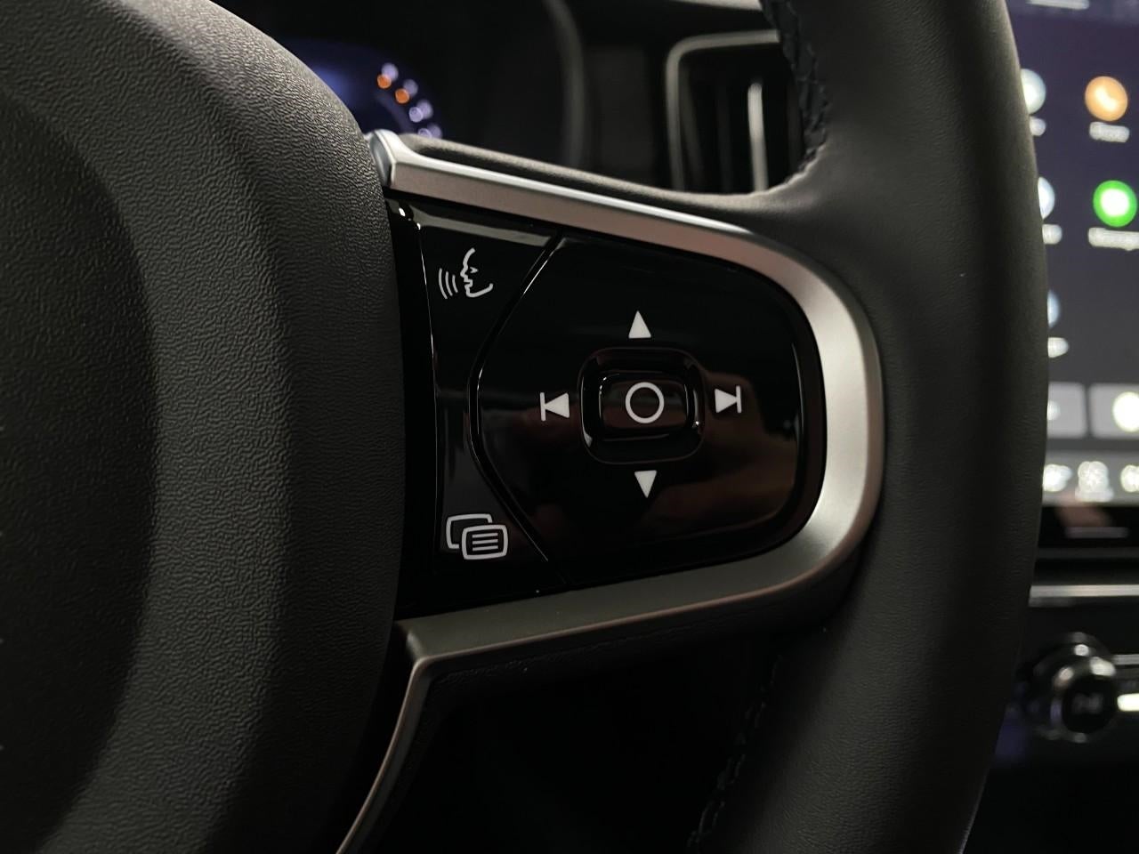 2026 Volvo XC90 B6 AWD Ultra Dark Theme 7-Seater