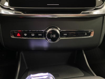 2026 Volvo XC90 B6 AWD Ultra Dark Theme 7-Seater