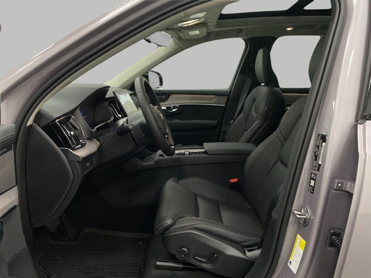 2026 Volvo XC90 B6 AWD Ultra Dark Theme 7-Seater