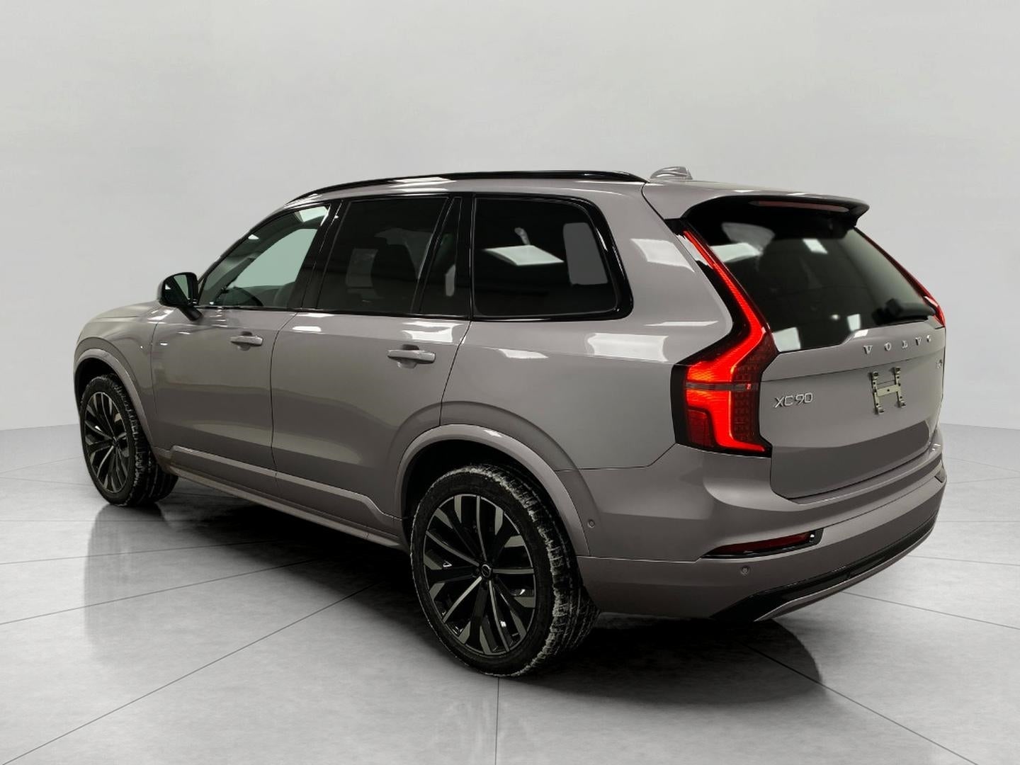 2026 Volvo XC90 B6 AWD Ultra Dark Theme 7-Seater