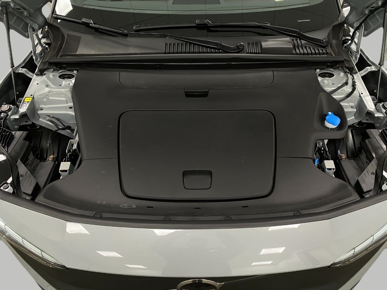 2026 Volvo EX30 Twin Motor AWD Cross Country Ultra