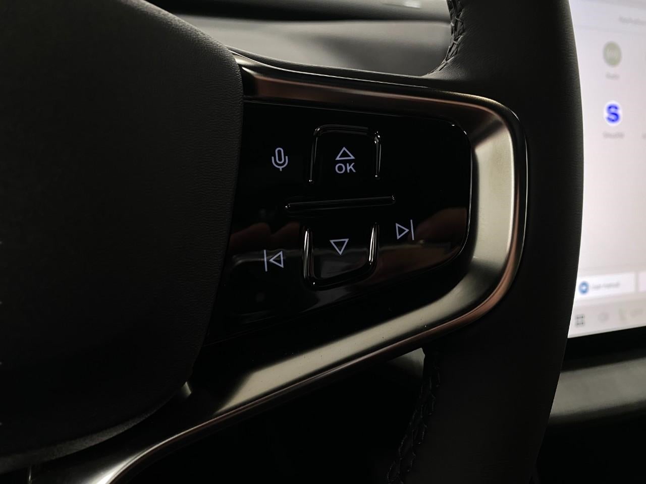 2026 Volvo EX30 Twin Motor AWD Cross Country Ultra