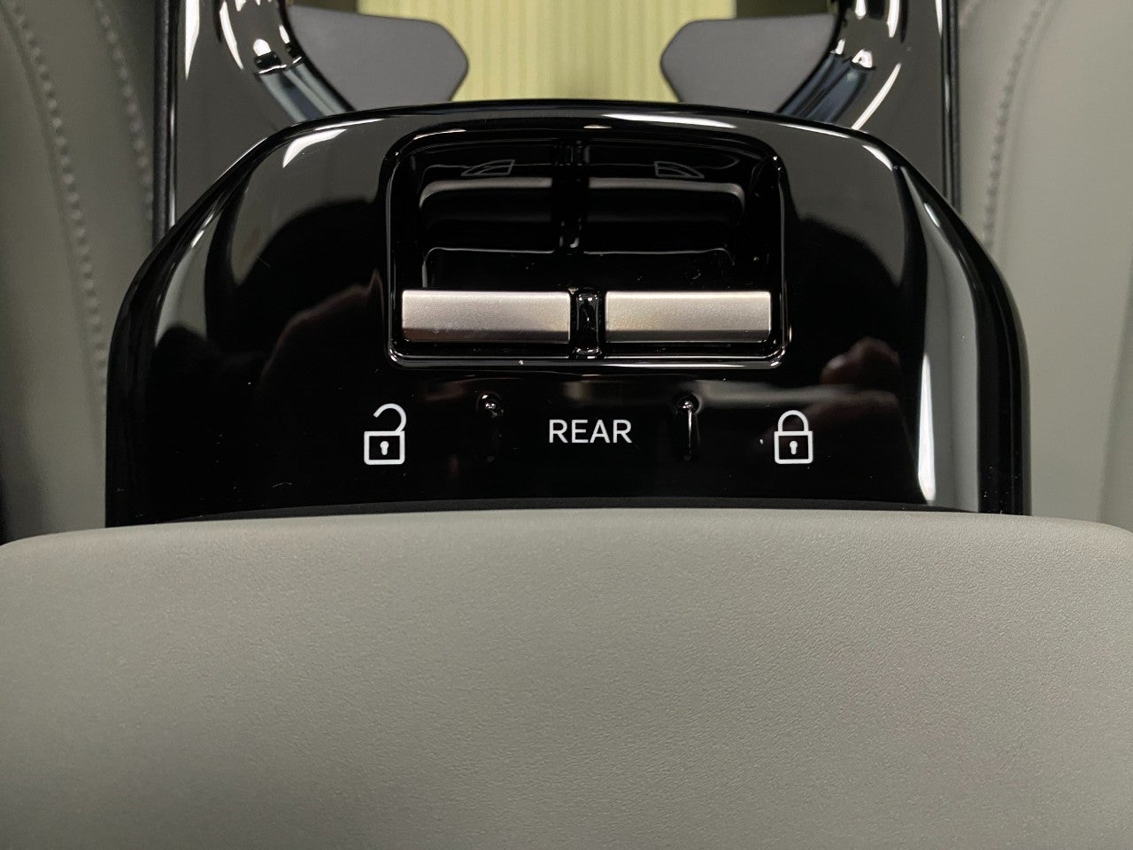 2026 Volvo EX30 Twin Motor AWD Cross Country Ultra