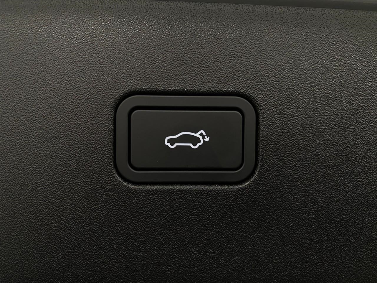 2026 Volvo EX30 Twin Motor AWD Cross Country Ultra