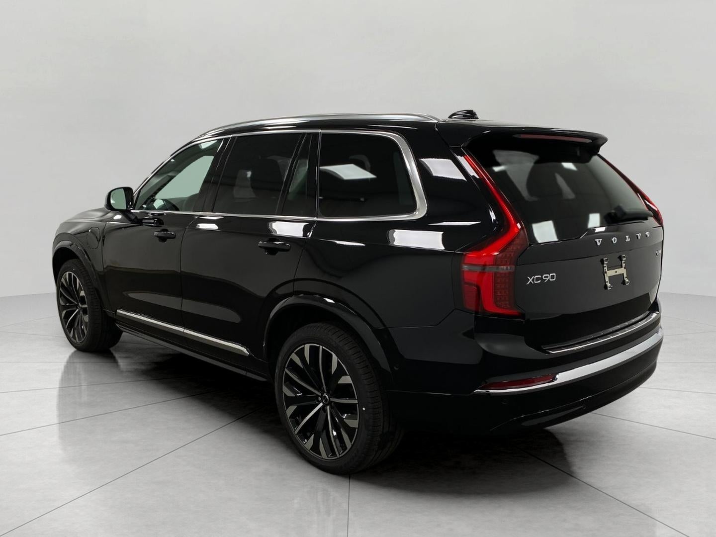 2026 Volvo XC90 Plug-In Hybrid T8 AWD Plus 6-Seater