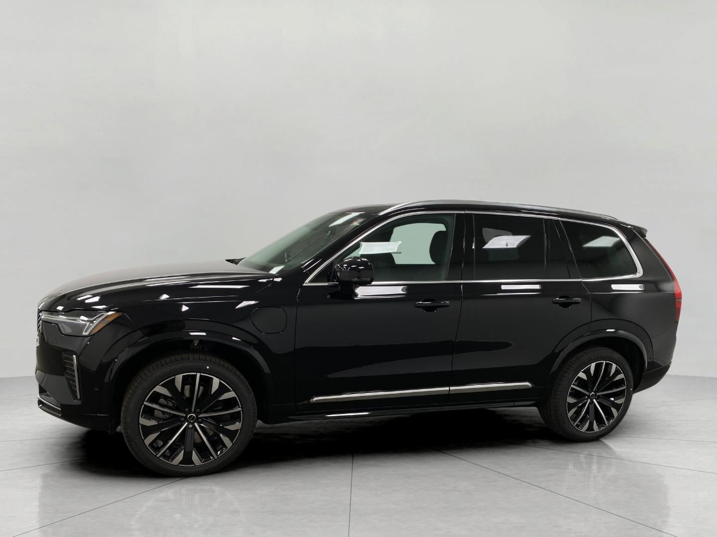 2026 Volvo XC90 Plug-In Hybrid T8 AWD Plus 6-Seater