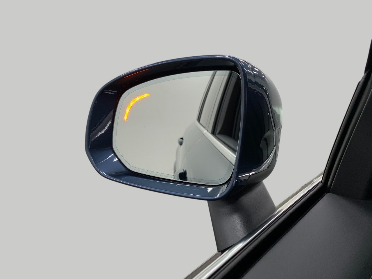 2026 Volvo XC90 Plug-In Hybrid T8 AWD Plus 7-Seater