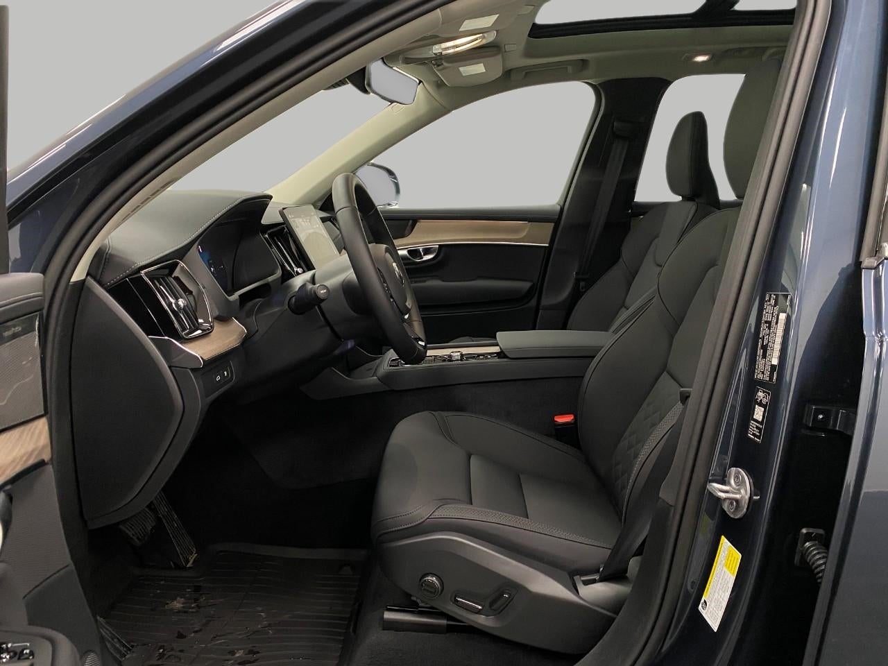 2026 Volvo XC90 Plug-In Hybrid T8 AWD Plus 7-Seater