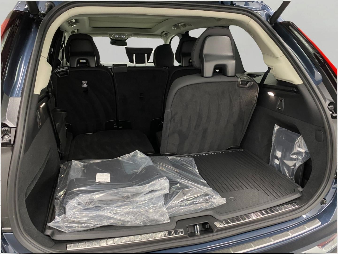 2026 Volvo XC90 Plug-In Hybrid T8 AWD Plus 7-Seater