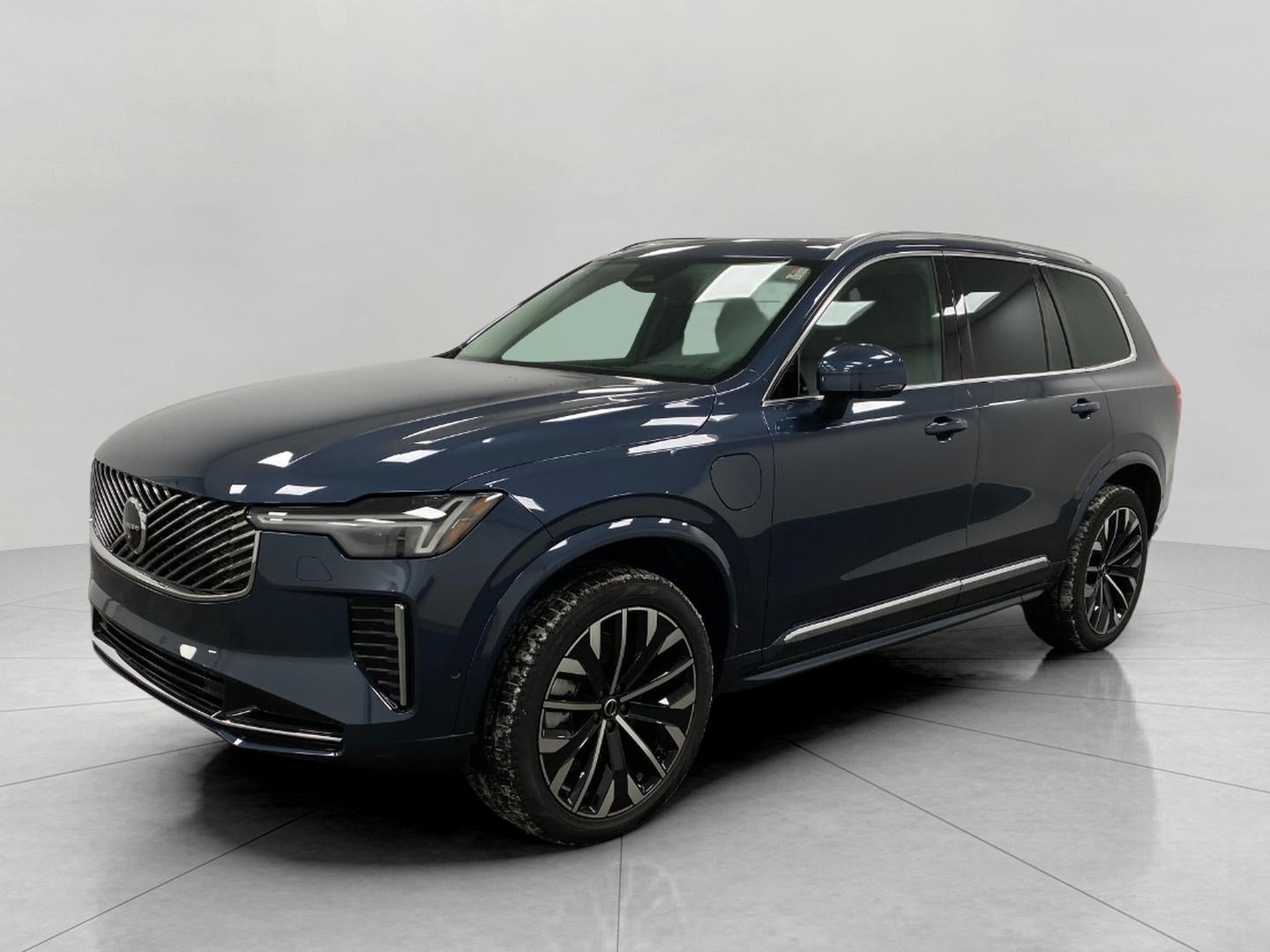 2026 Volvo XC90 Plug-In Hybrid T8 AWD Plus 7-Seater