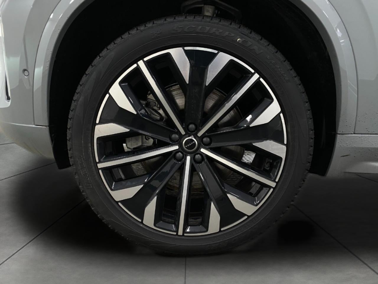 2026 Volvo XC90 Plug-In Hybrid T8 AWD Plus 7-Seater