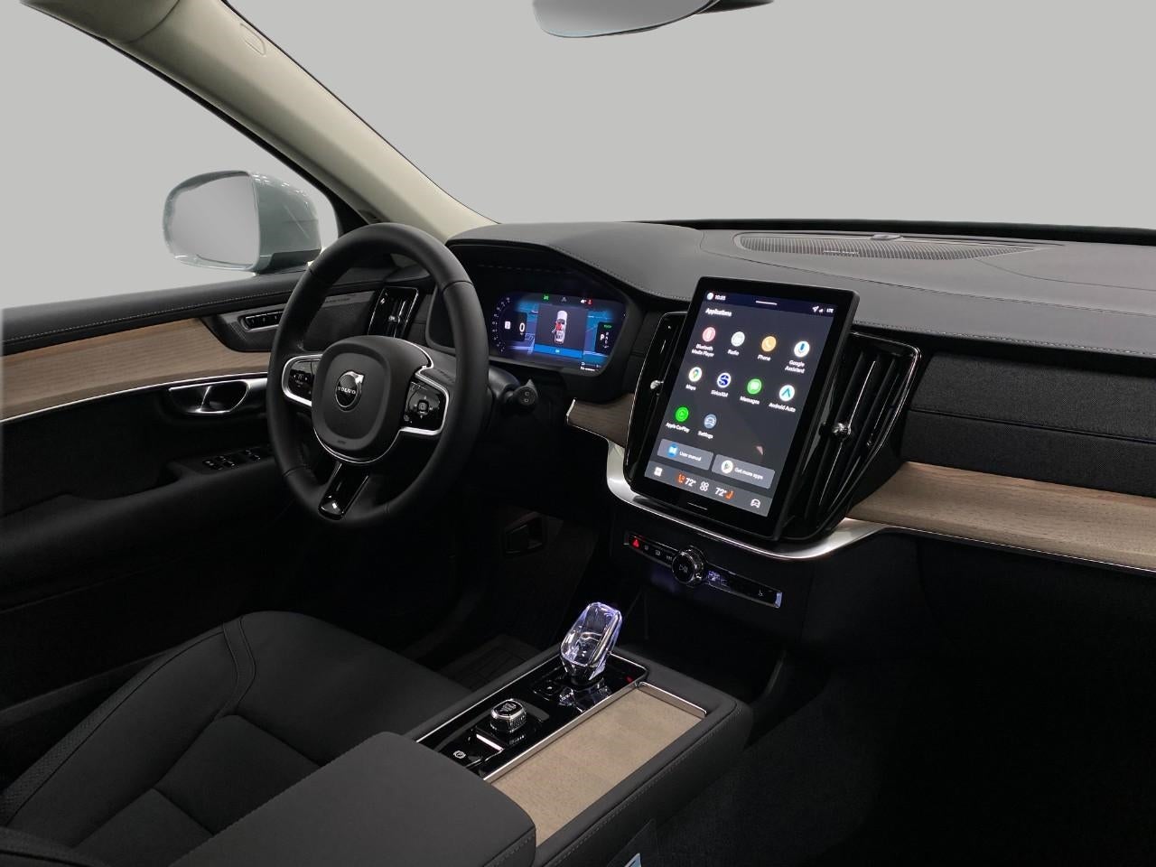 2026 Volvo XC90 Plug-In Hybrid T8 AWD Plus 7-Seater