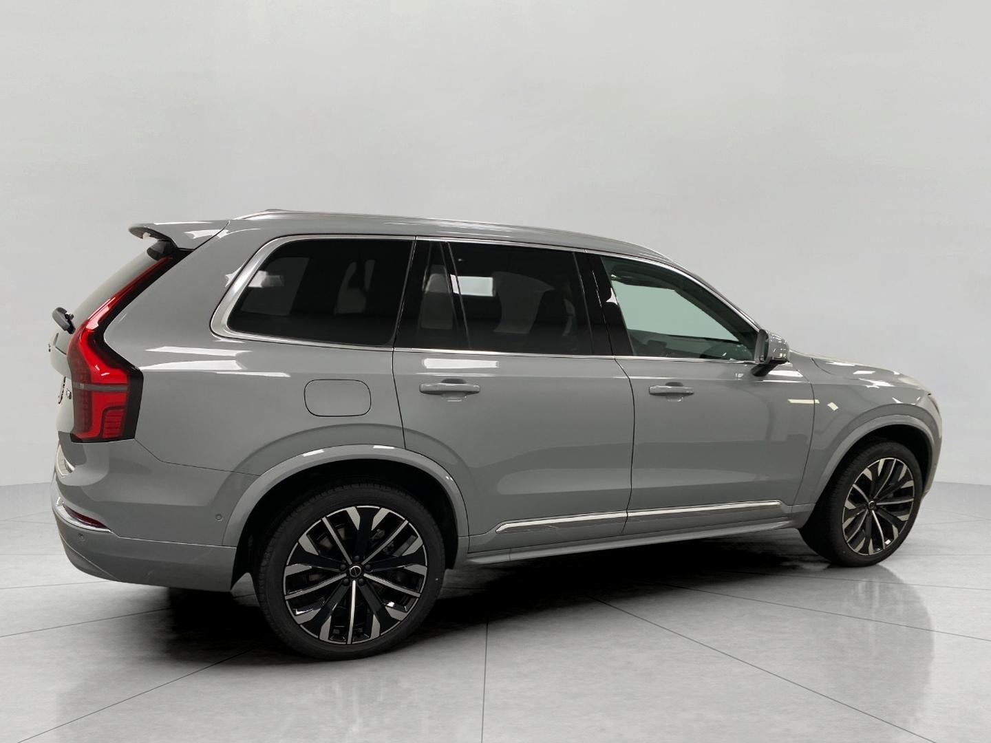 2026 Volvo XC90 Plug-In Hybrid T8 AWD Plus 7-Seater