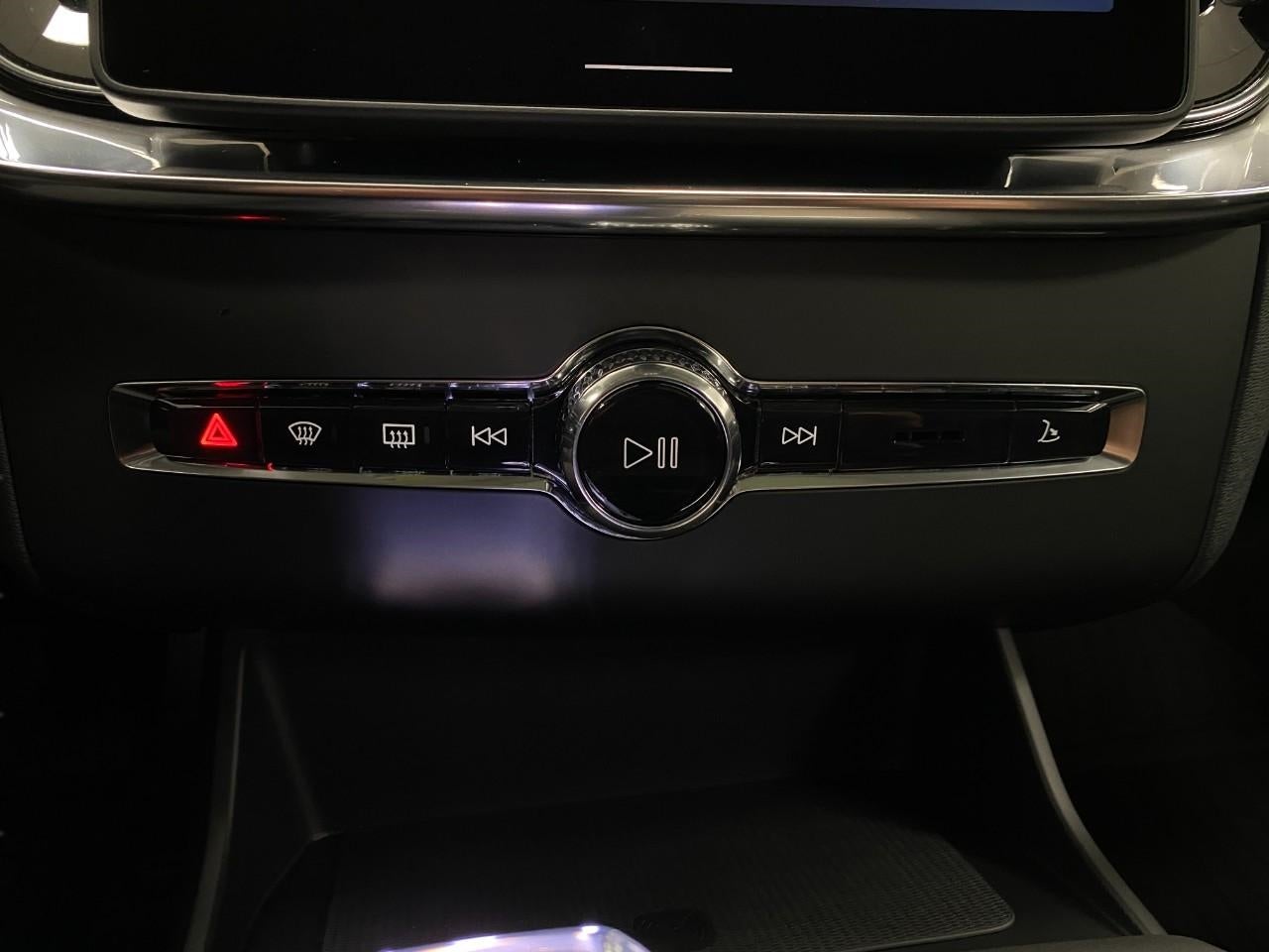 2026 Volvo XC90 Plug-In Hybrid T8 AWD Plus 7-Seater