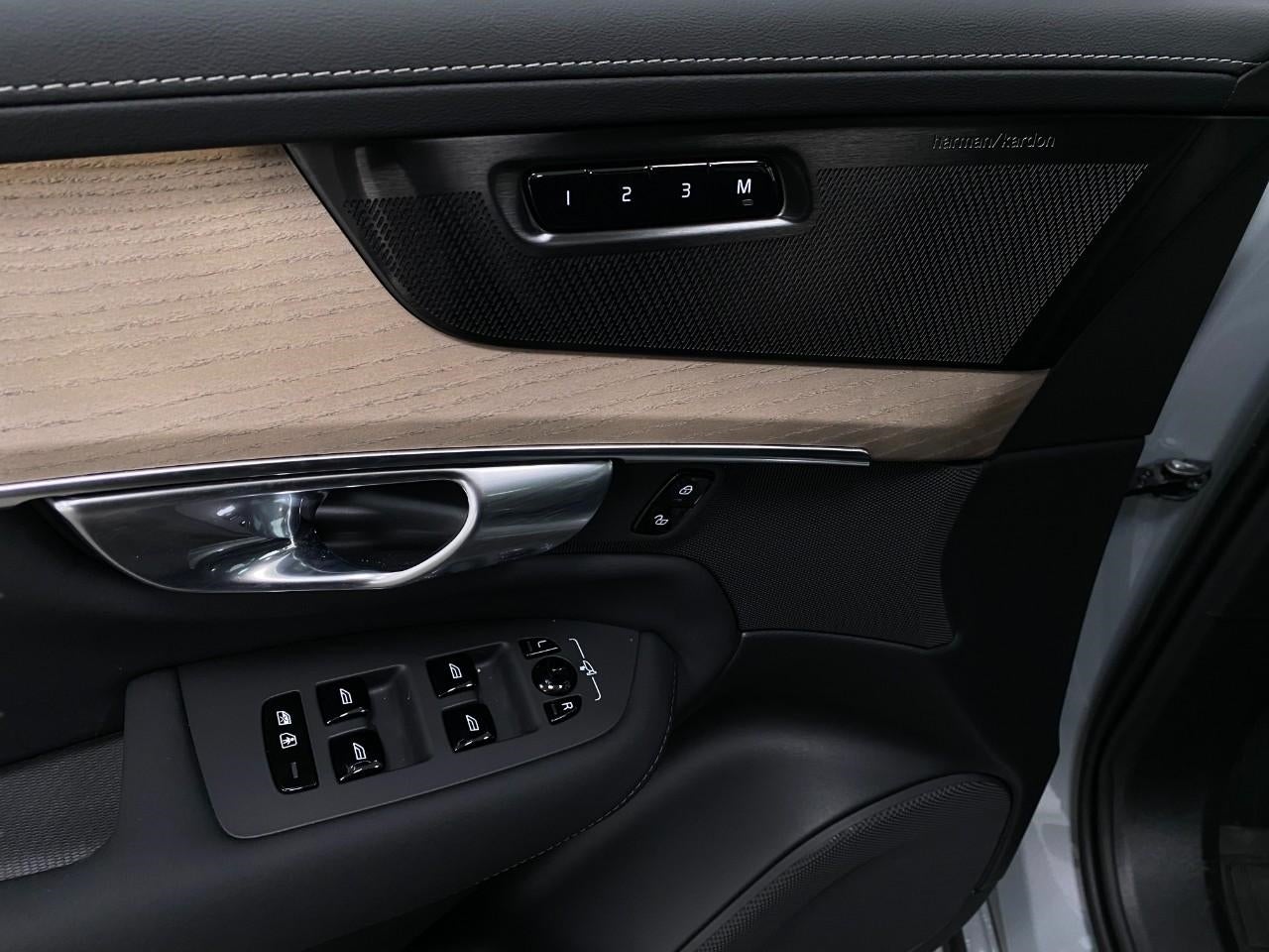 2026 Volvo XC90 Plug-In Hybrid T8 AWD Plus 7-Seater