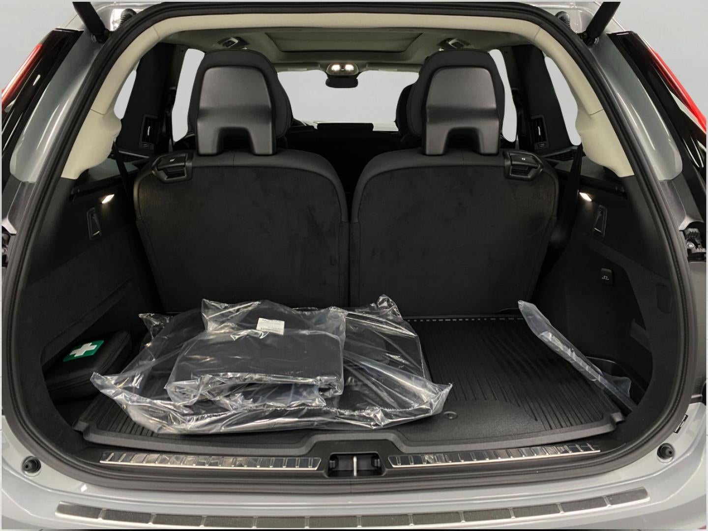 2026 Volvo XC90 Plug-In Hybrid T8 AWD Plus 7-Seater