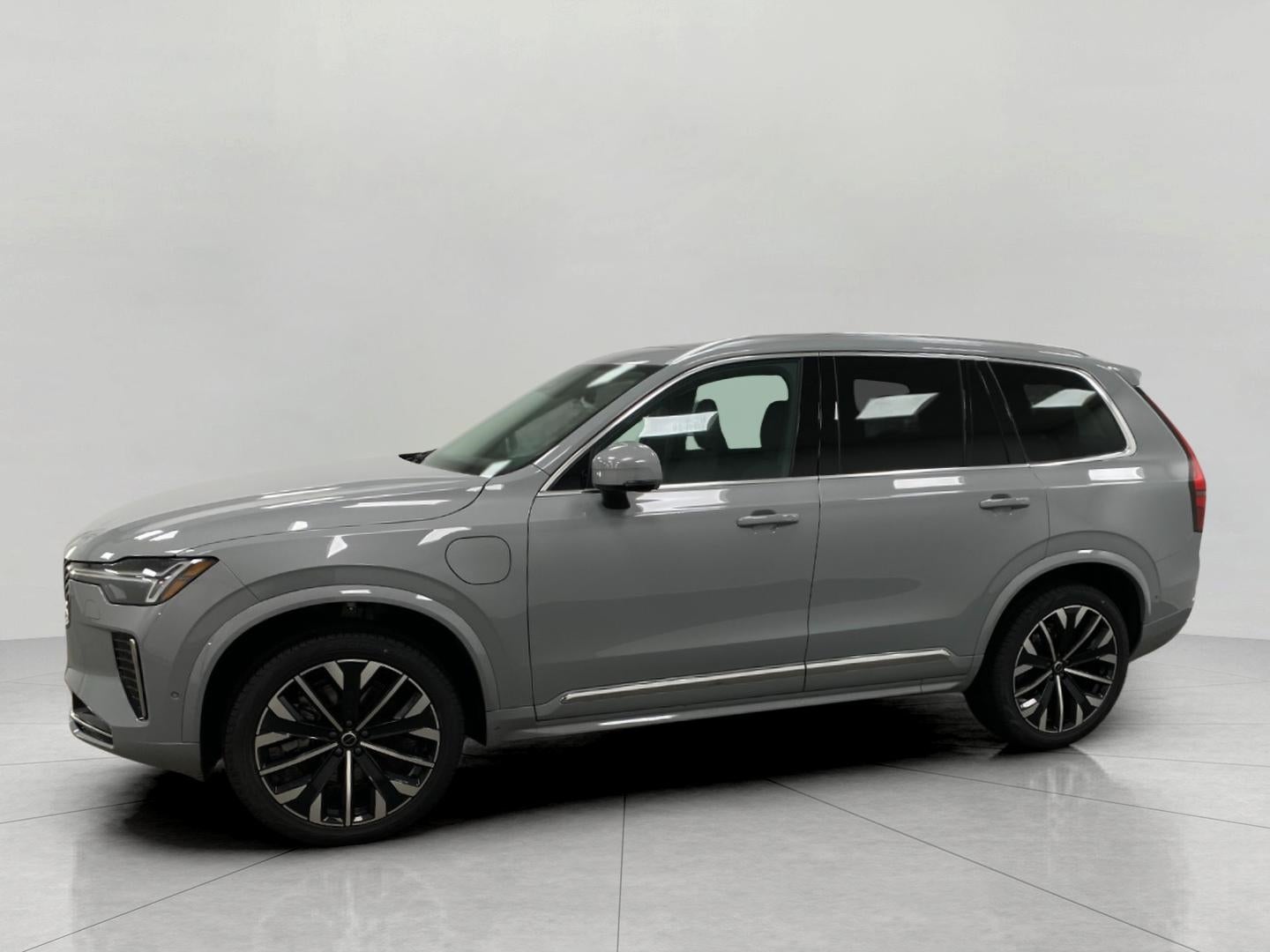 2026 Volvo XC90 Plug-In Hybrid T8 AWD Plus 7-Seater