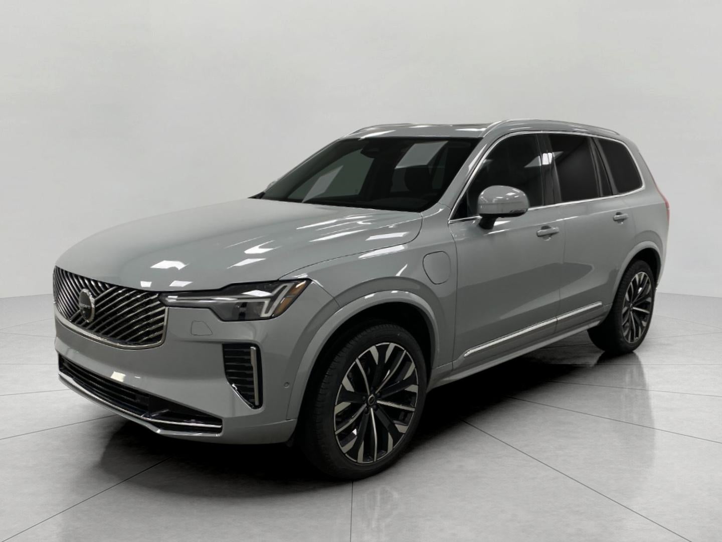 2026 Volvo XC90 Plug-In Hybrid T8 AWD Plus 7-Seater