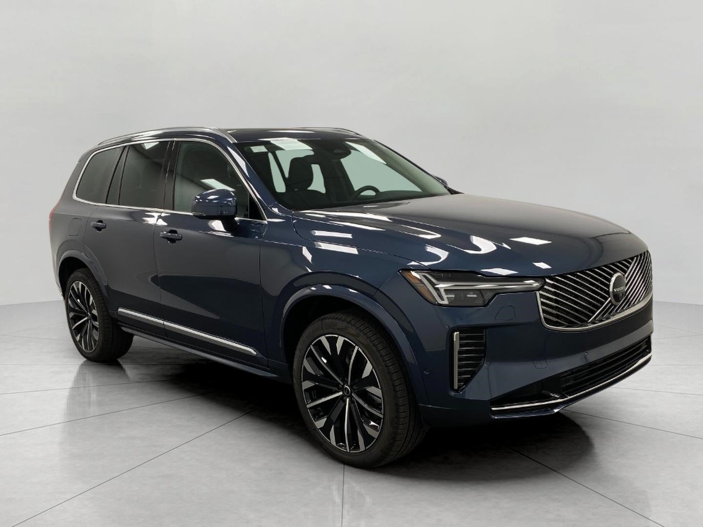 2026 Volvo XC90 Plug-In Hybrid T8 AWD Plus 7-Seater