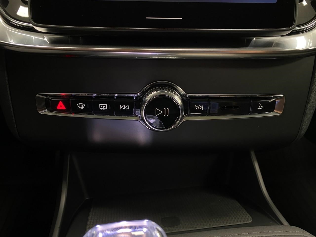 2026 Volvo XC90 Plug-In Hybrid T8 AWD Plus 7-Seater