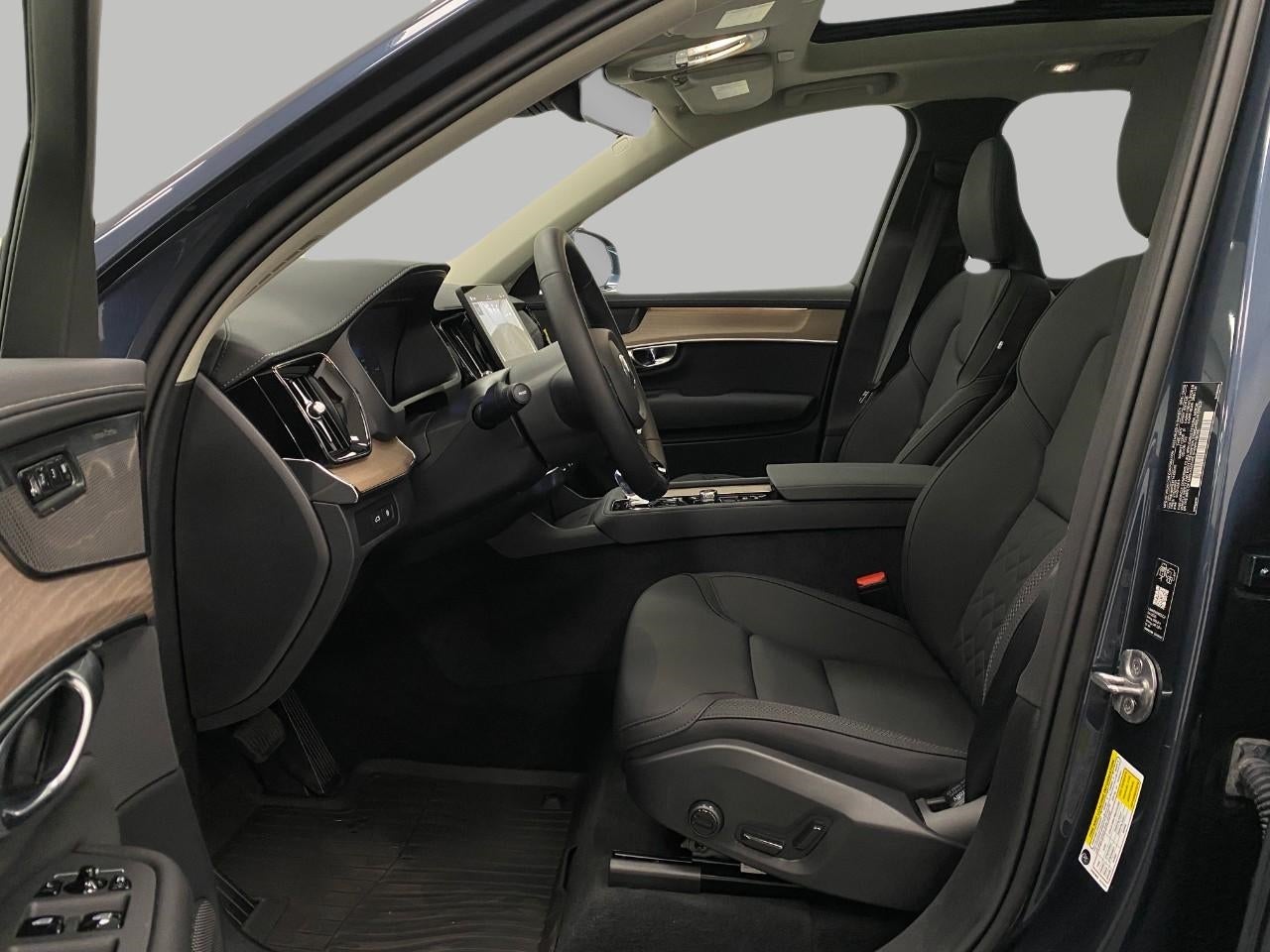 2026 Volvo XC90 Plug-In Hybrid T8 AWD Plus 7-Seater