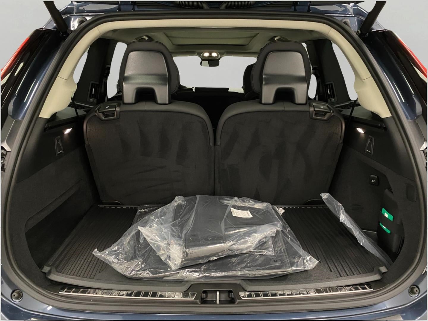 2026 Volvo XC90 Plug-In Hybrid T8 AWD Plus 7-Seater