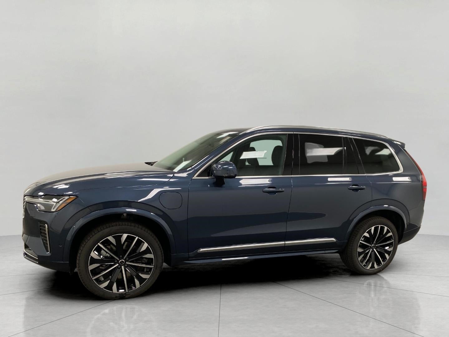 2026 Volvo XC90 Plug-In Hybrid T8 AWD Plus 7-Seater