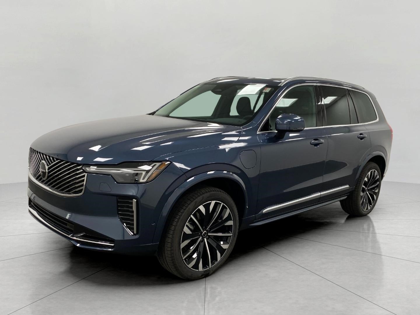 2026 Volvo XC90 Plug-In Hybrid T8 AWD Plus 7-Seater