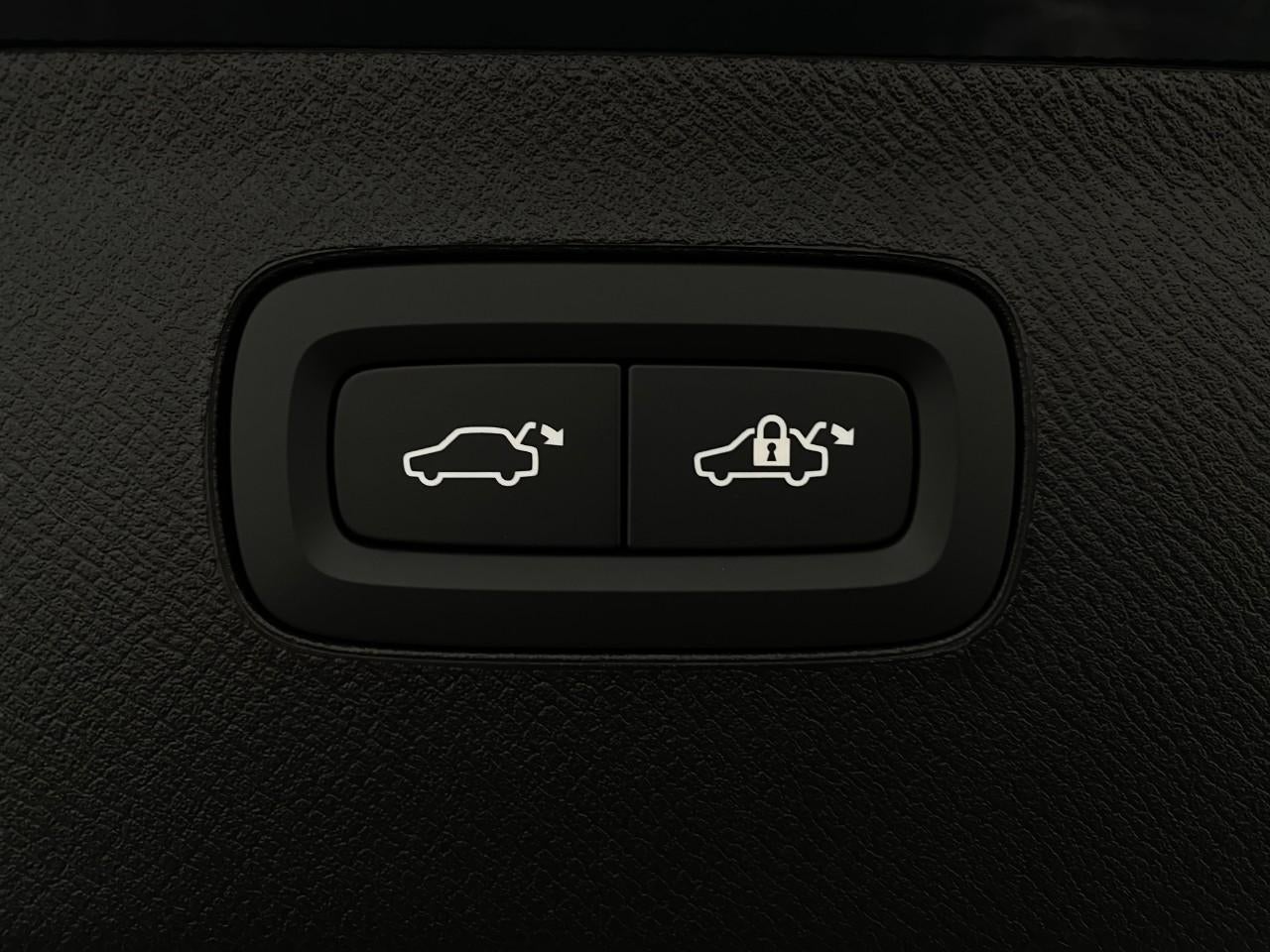 2026 Volvo XC90 Plug-In Hybrid T8 AWD Ultra 7-Seater