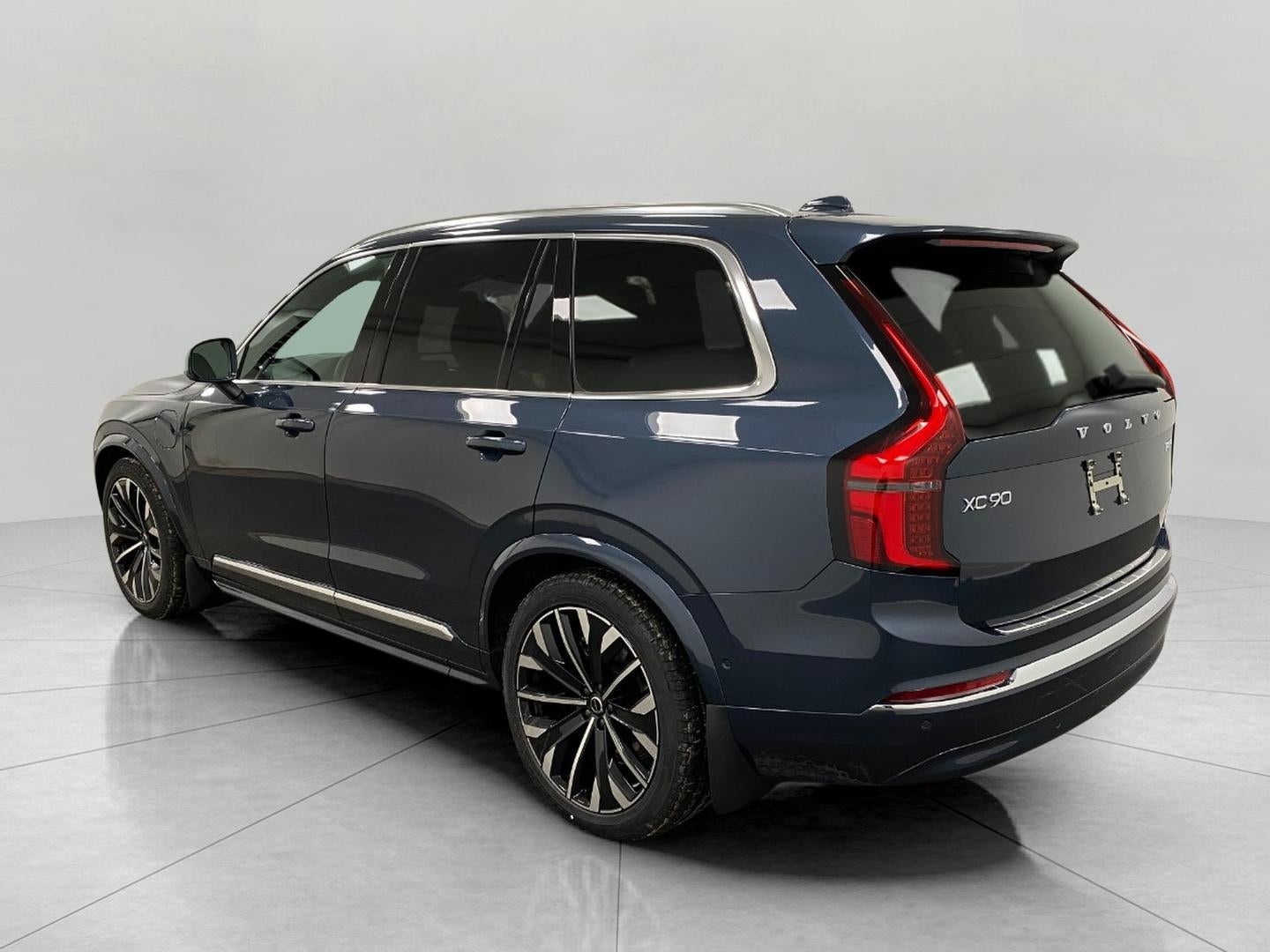2026 Volvo XC90 Plug-In Hybrid T8 AWD Ultra 7-Seater