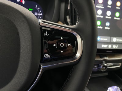 2026 Volvo XC60 Plug-In Hybrid T8 AWD Plus