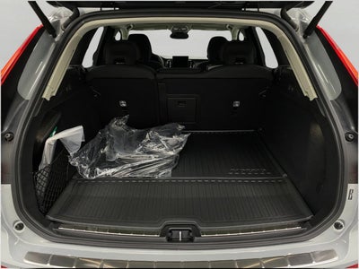 2026 Volvo XC60 Plug-In Hybrid T8 AWD Plus