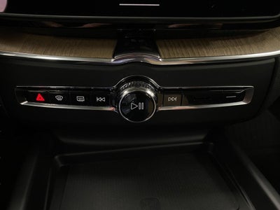 2026 Volvo XC60 Plug-In Hybrid T8 AWD Plus