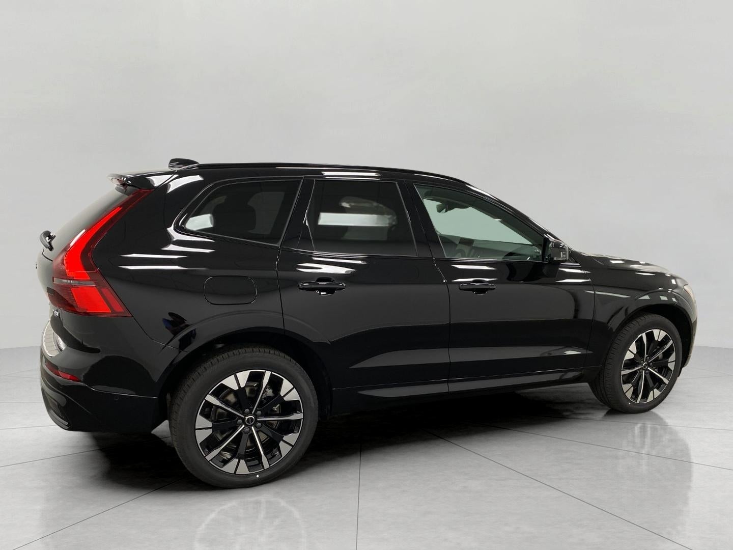 2026 Volvo XC60 Plug-In Hybrid T8 AWD Plus