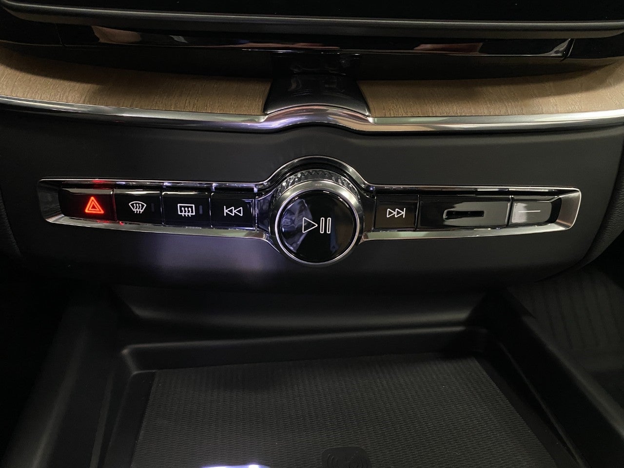 2026 Volvo XC60 Plug-In Hybrid T8 AWD Plus