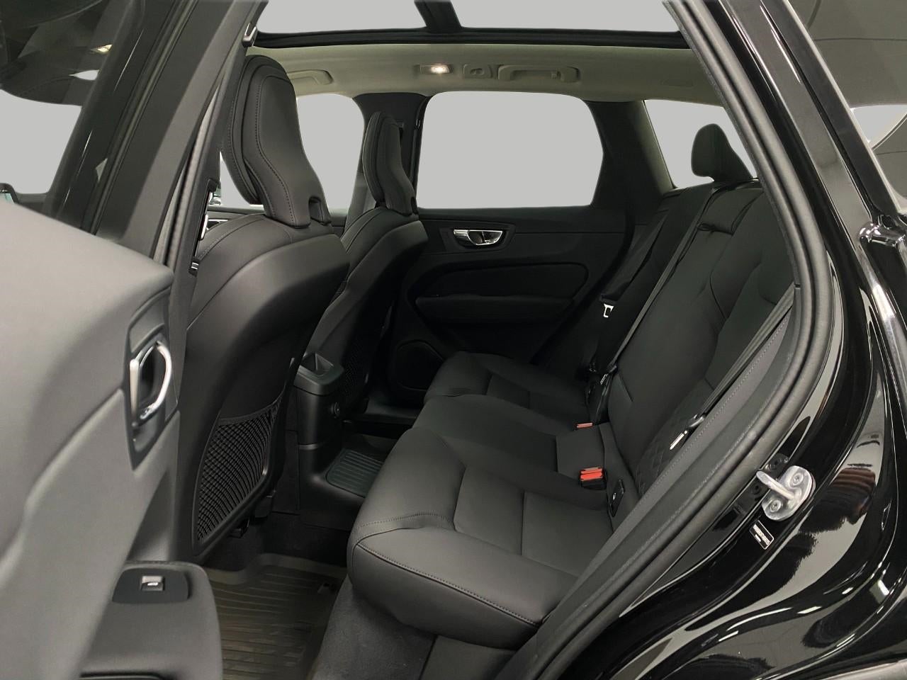 2026 Volvo XC60 Plug-In Hybrid T8 AWD Plus