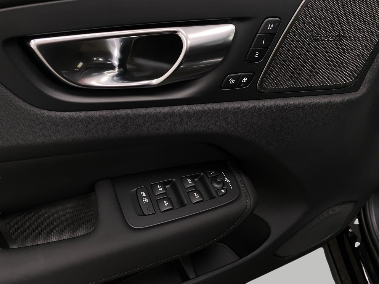 2026 Volvo XC60 Plug-In Hybrid T8 AWD Plus
