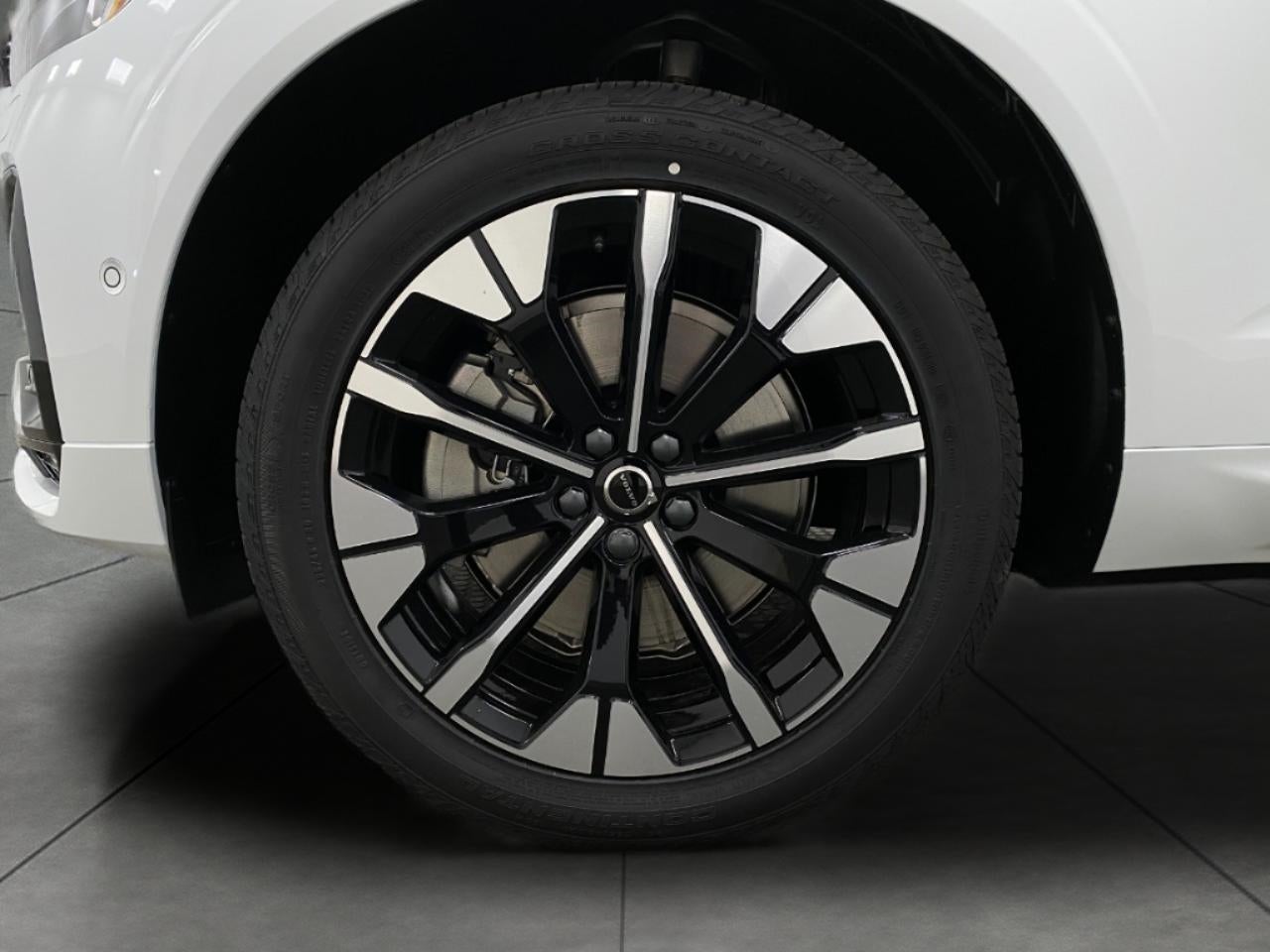 2026 Volvo XC60 Plug-In Hybrid T8 AWD Plus
