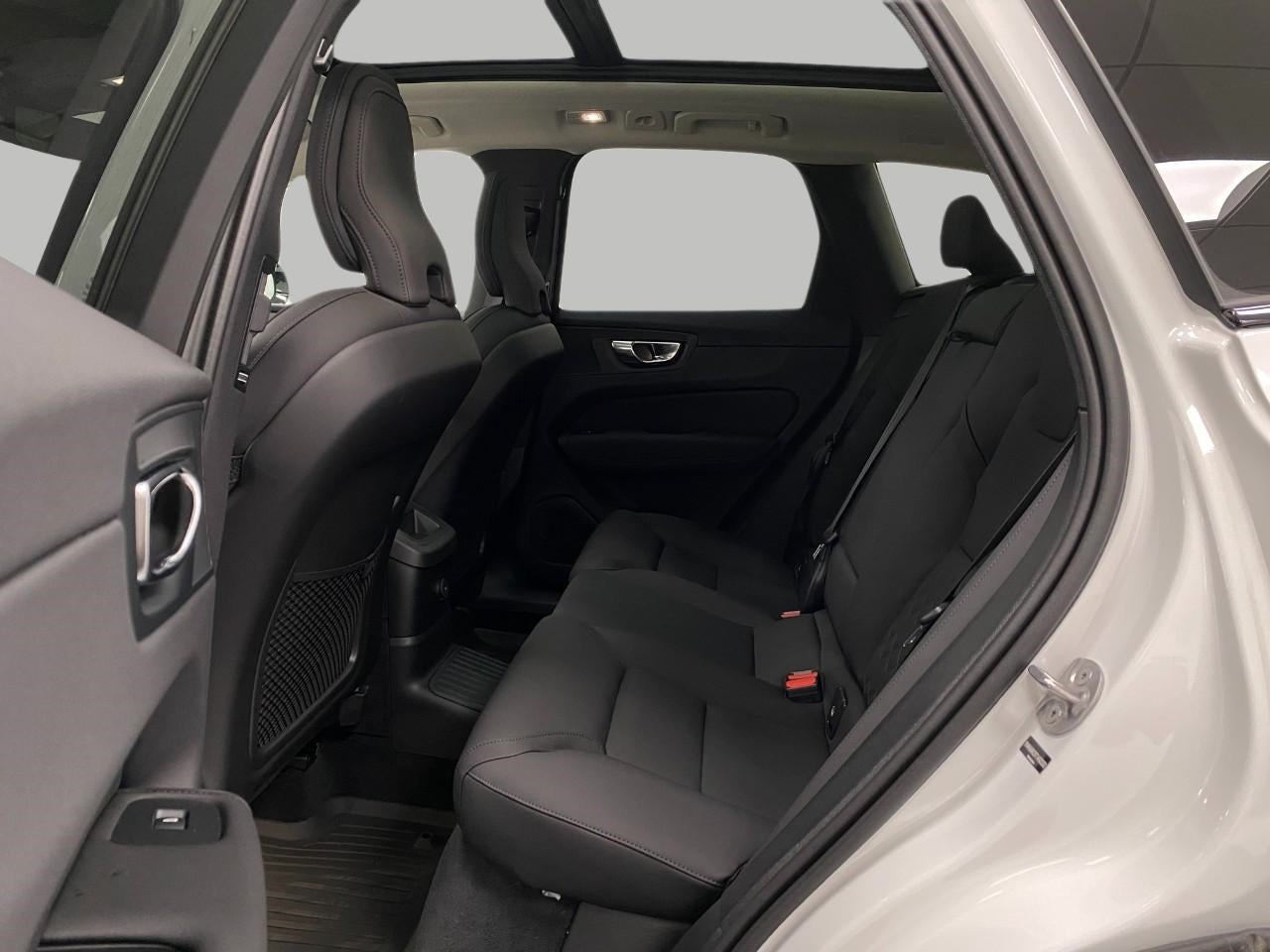 2026 Volvo XC60 Plug-In Hybrid T8 AWD Plus