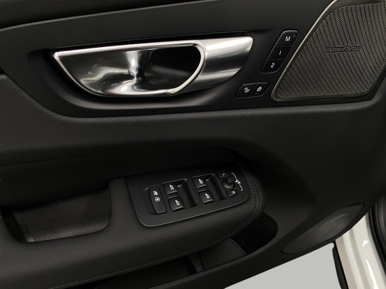 2026 Volvo XC60 Plug-In Hybrid T8 AWD Plus